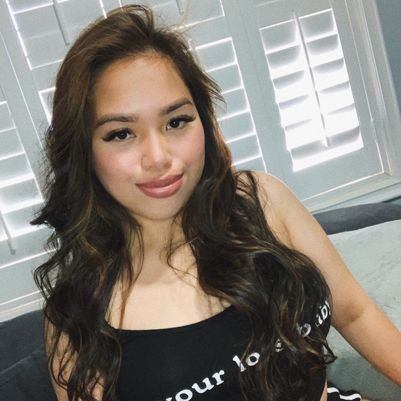 Meet your Posher, Gabriella - Picture 1 of 1